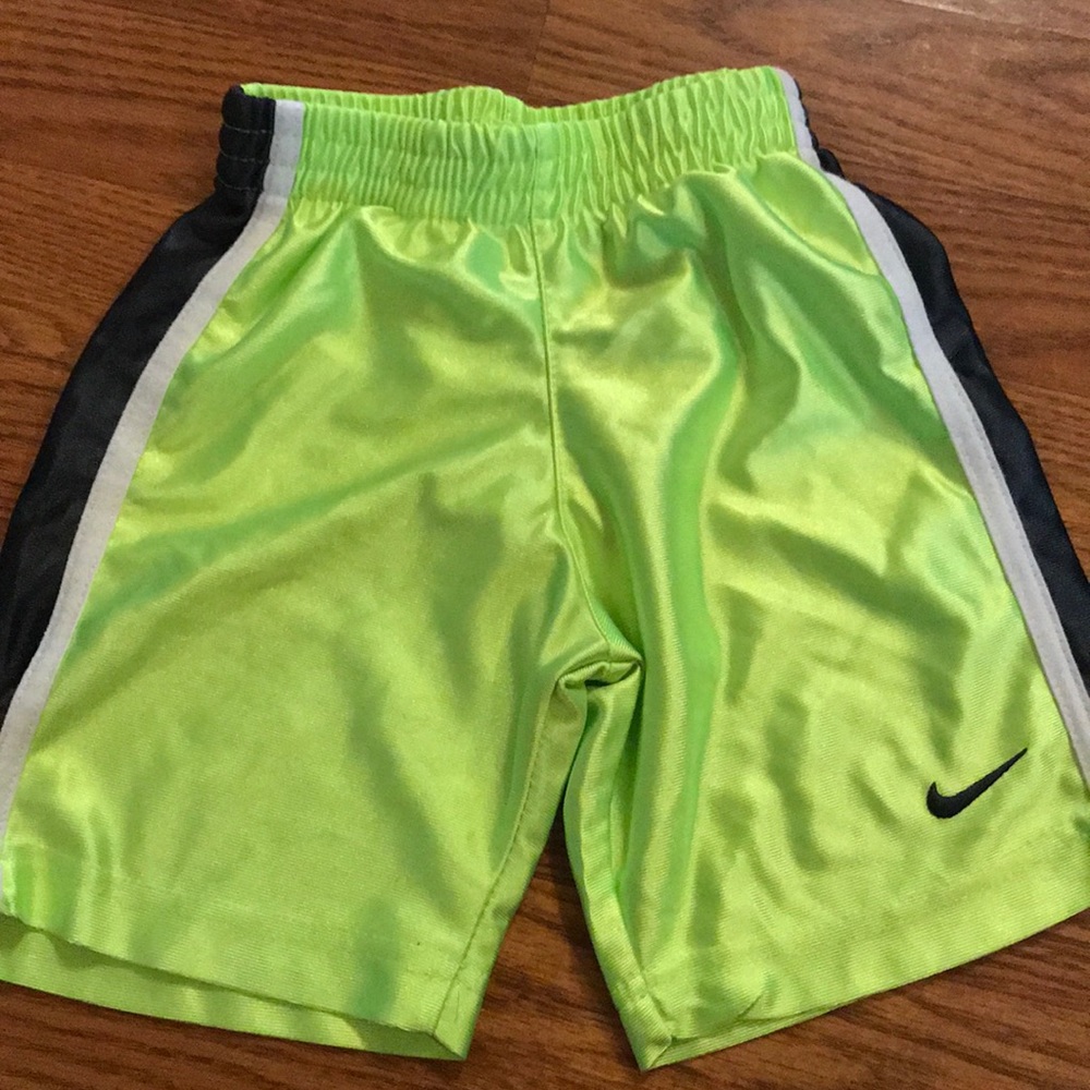 Boys Nike short 4T